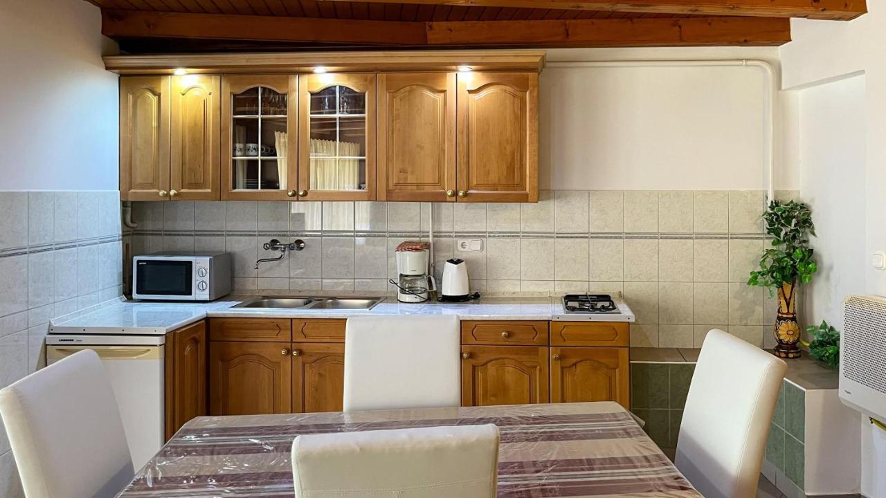 Magyar Apartmanhazak I-Iii. 잘라카로쉬 외부 사진