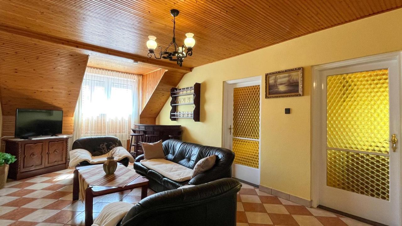 Magyar Apartmanhazak I-Iii. 잘라카로쉬 외부 사진