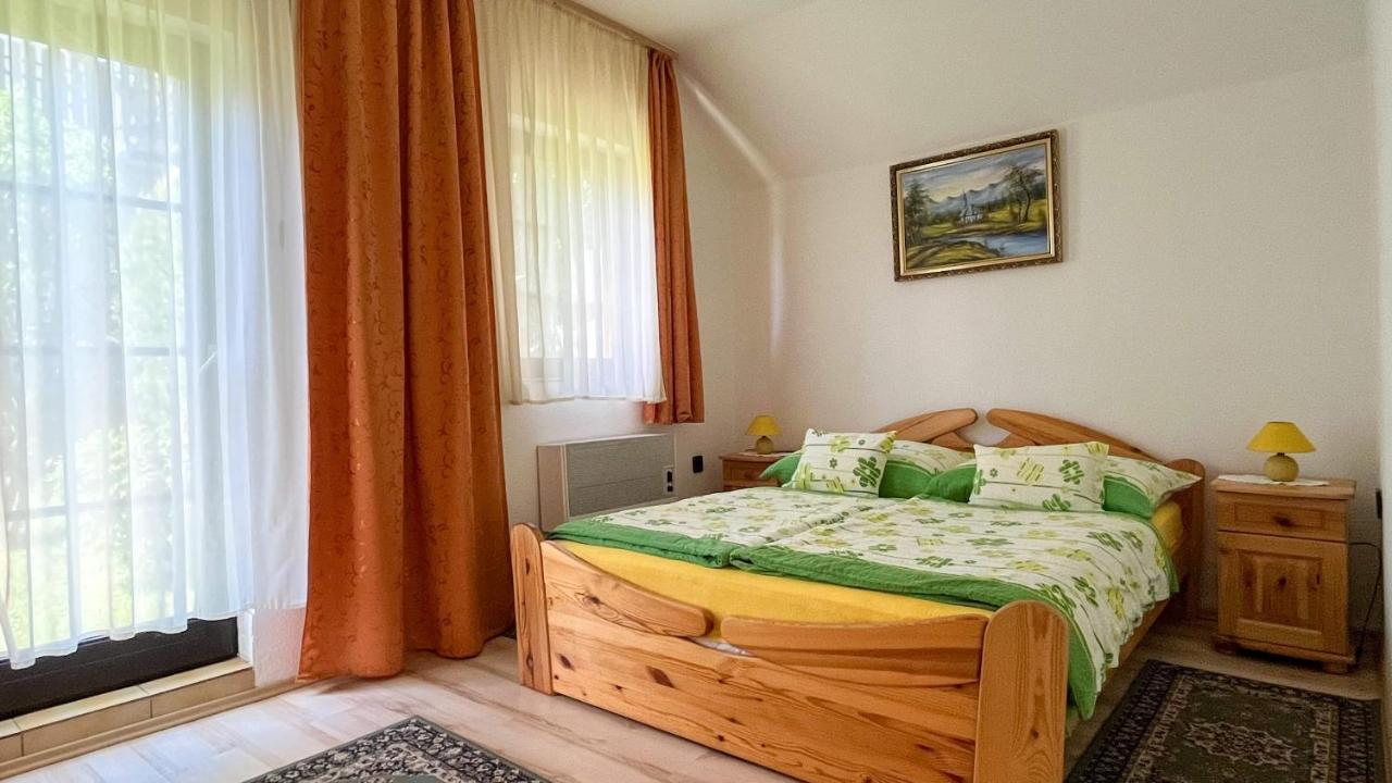 Magyar Apartmanhazak I-Iii. 잘라카로쉬 외부 사진