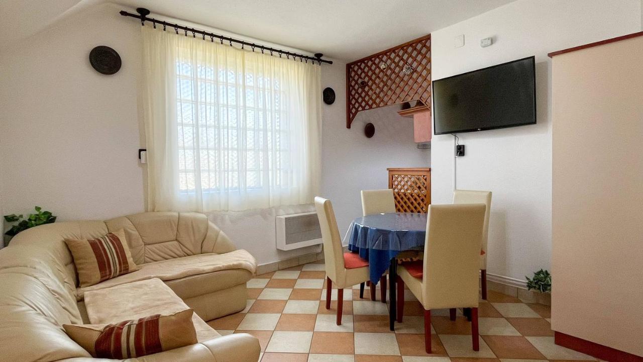 Magyar Apartmanhazak I-Iii. 잘라카로쉬 외부 사진
